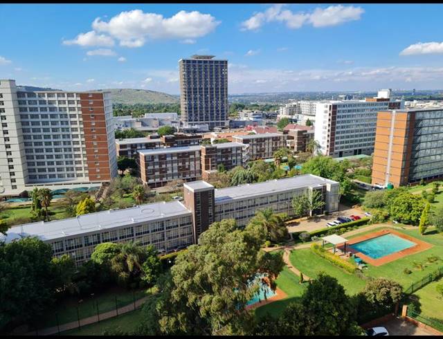 1 BEDROOM APARTMENT FOR SALE IN BEDFORD GARDENS